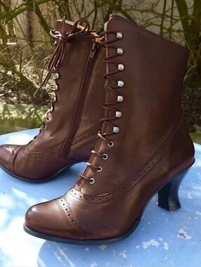 Lace-Up Brown Heeled Ankle Boots with Side Zip